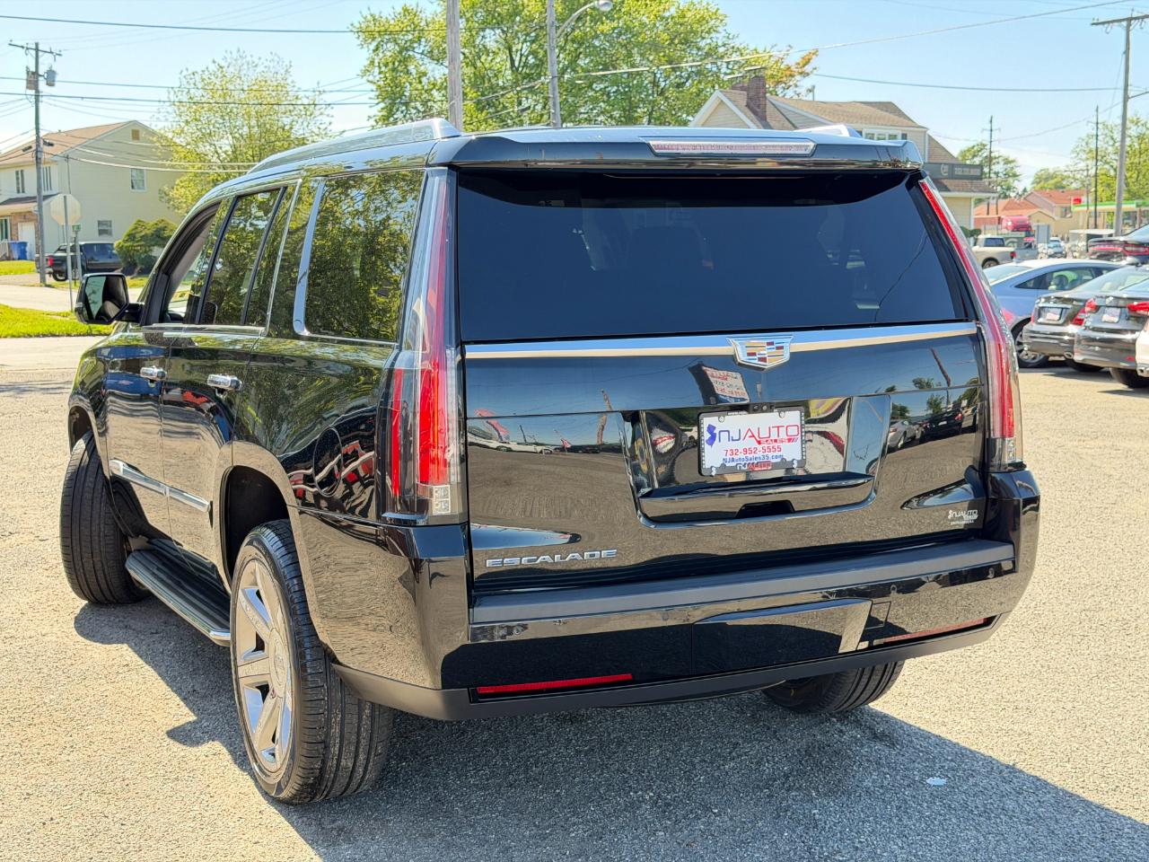 Cadillac Escalade 4WD 4dr Luxury 2018