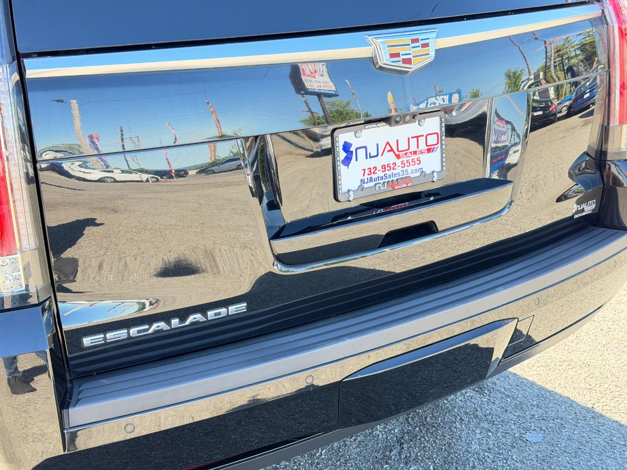 Cadillac Escalade 4WD 4dr Luxury 2018