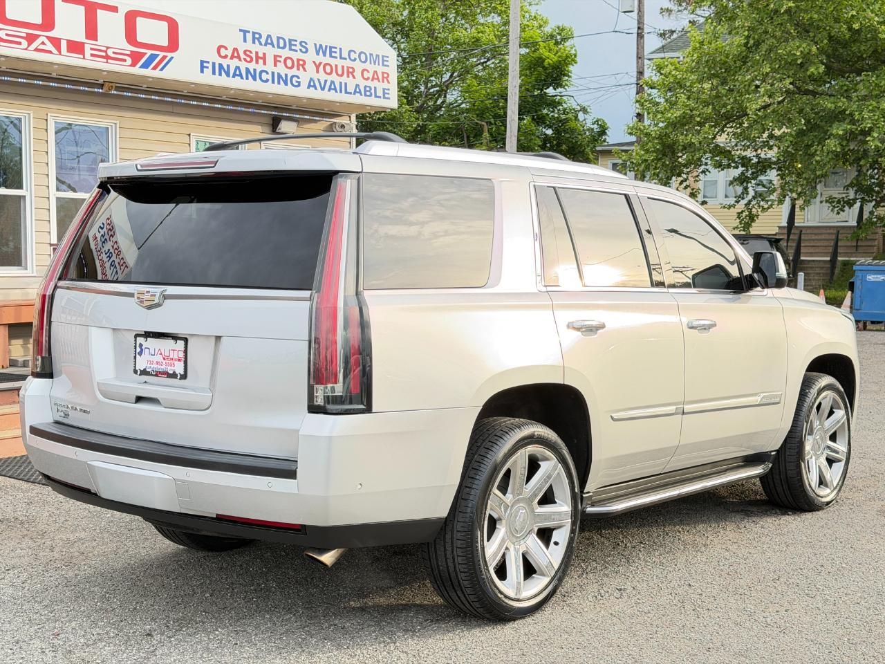Cadillac Escalade 4WD 4dr Luxury 2017
