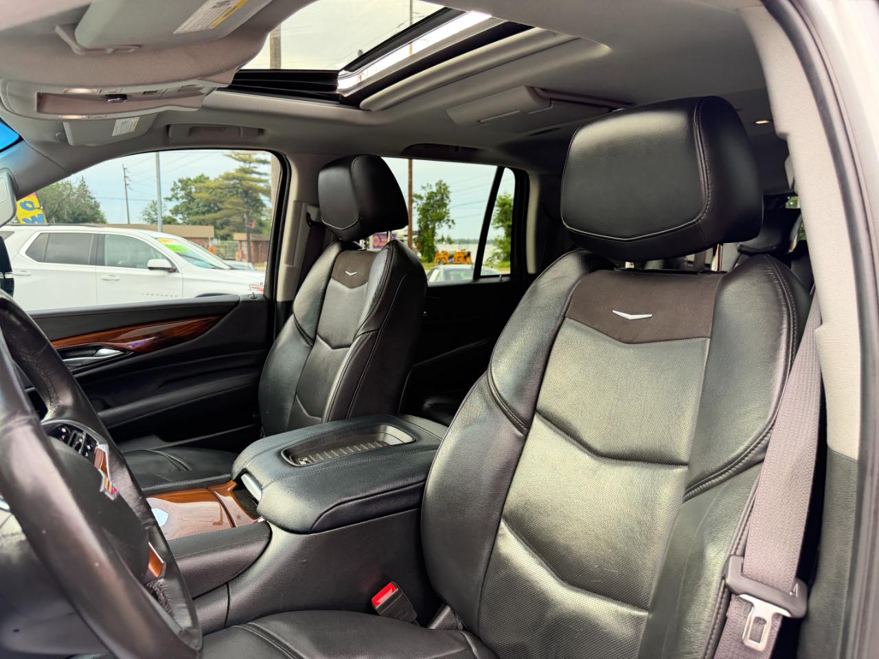 Cadillac Escalade 4WD 4dr Luxury 2017