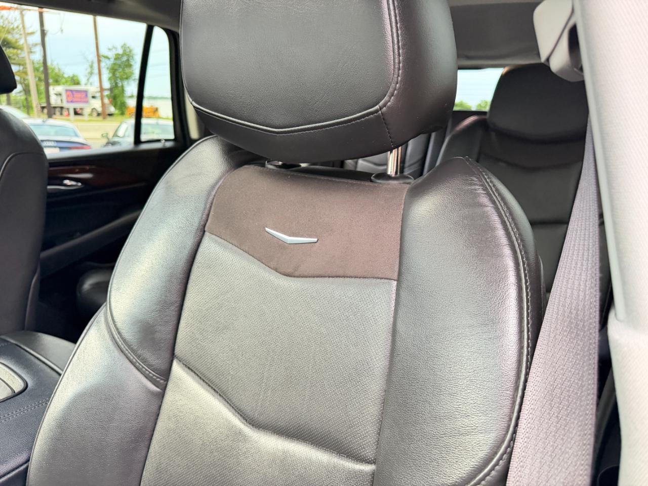 Cadillac Escalade 4WD 4dr Luxury 2017