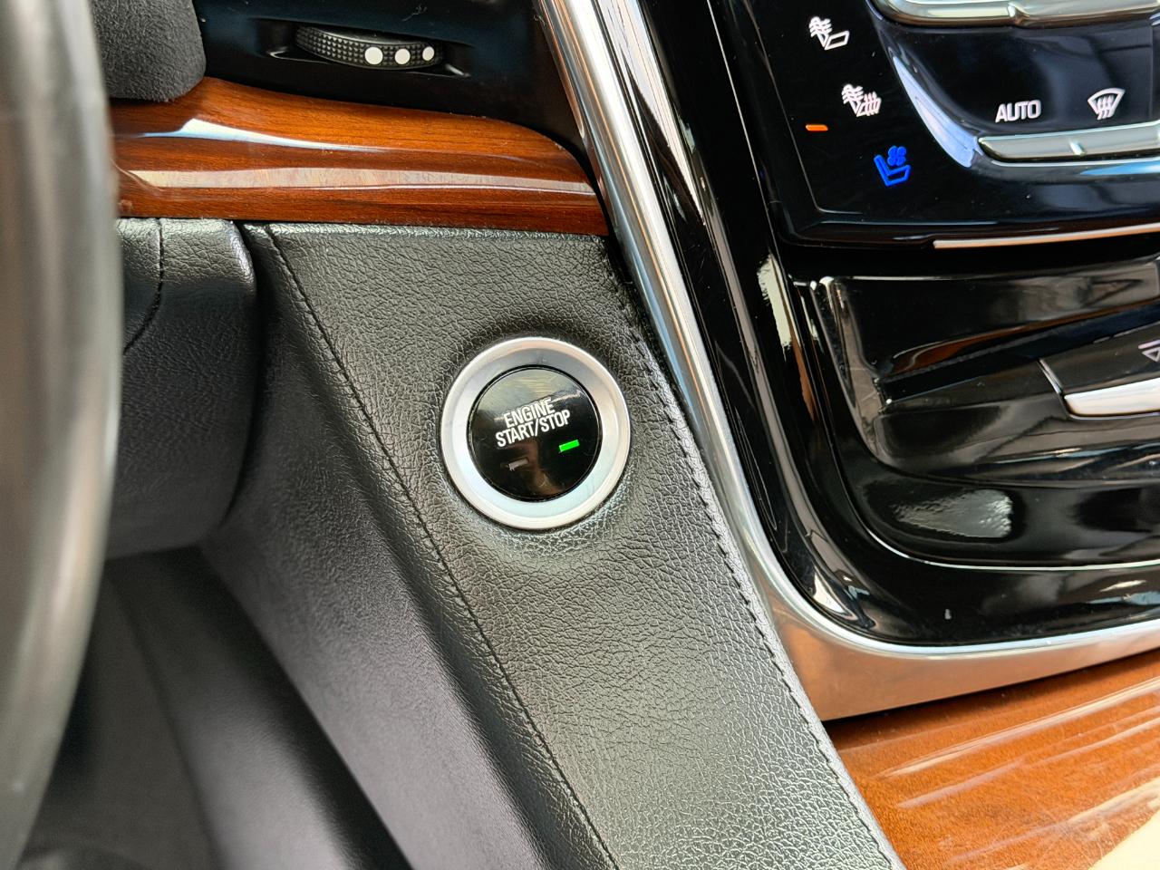 Cadillac Escalade 4WD 4dr Luxury 2017