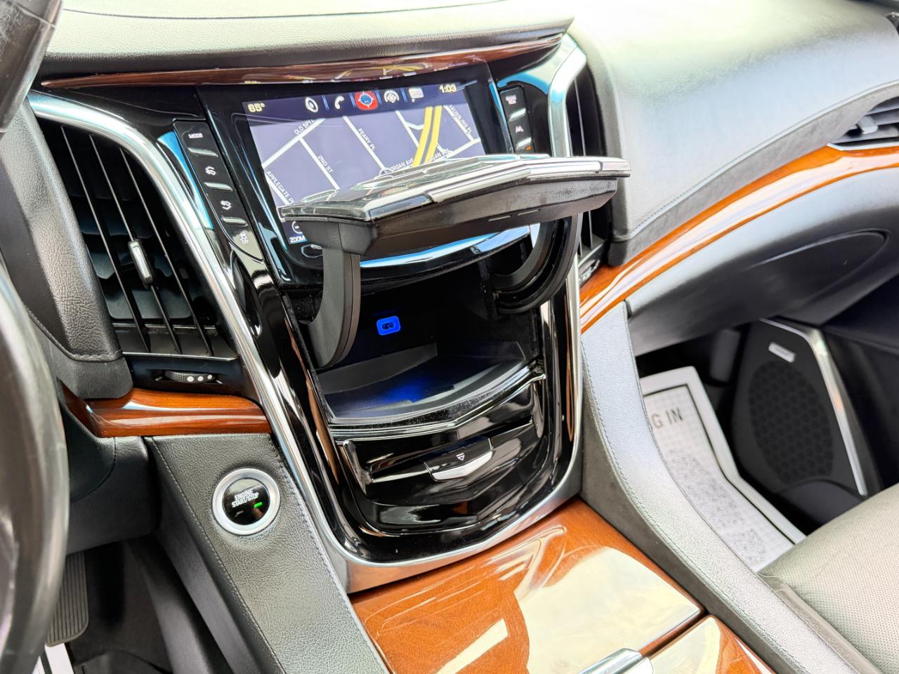 Cadillac Escalade 4WD 4dr Luxury 2017