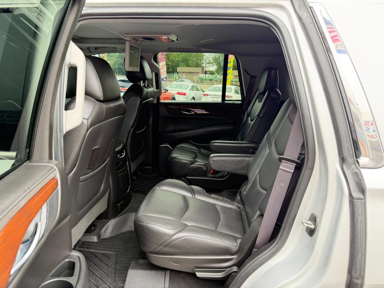 Cadillac Escalade 4WD 4dr Luxury 2017