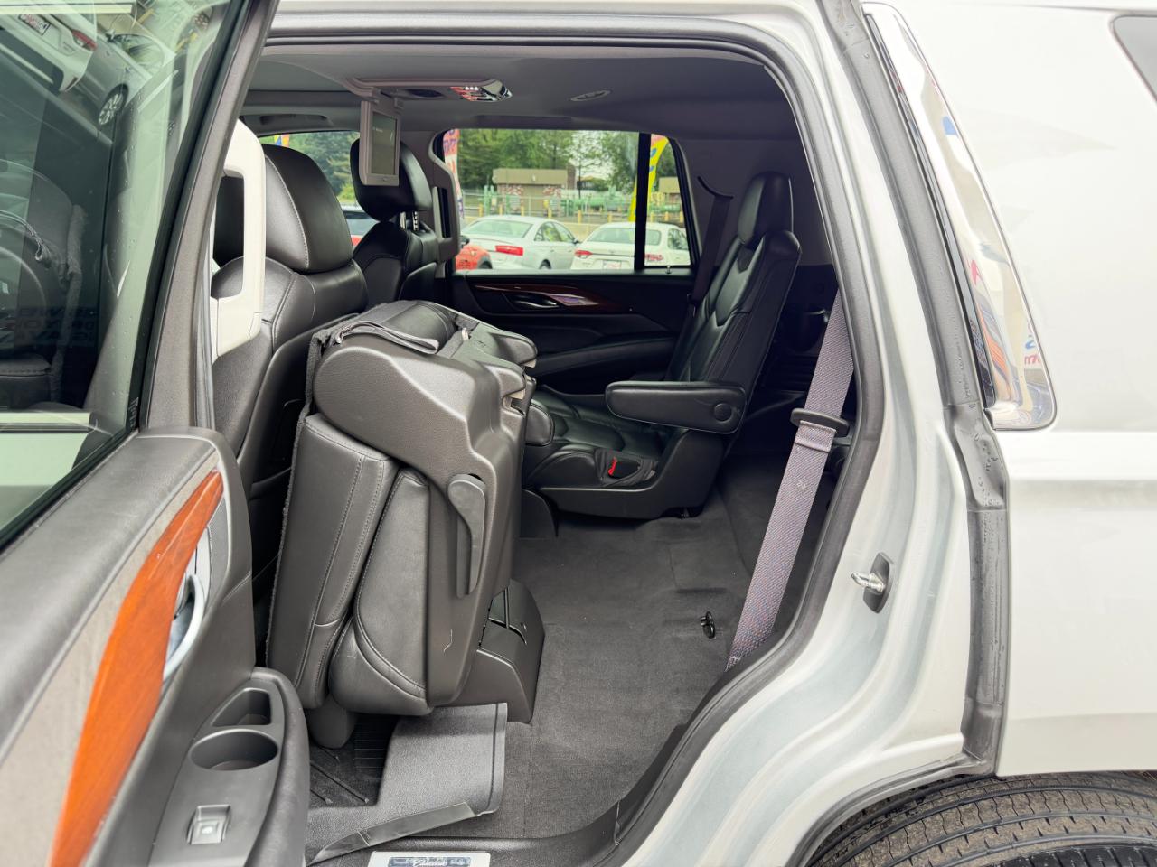 Cadillac Escalade 4WD 4dr Luxury 2017