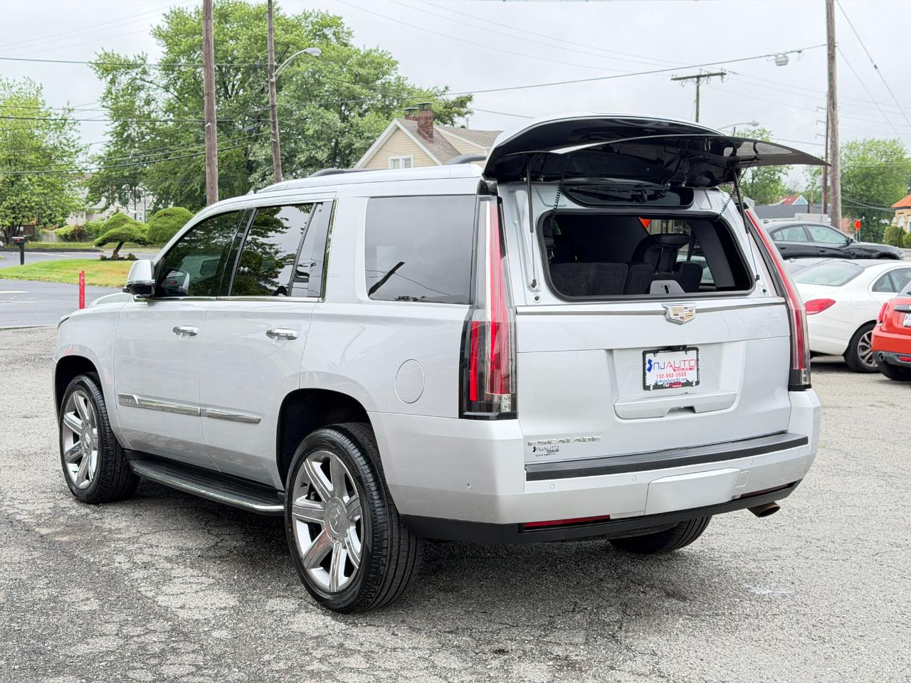 Cadillac Escalade 4WD 4dr Luxury 2017