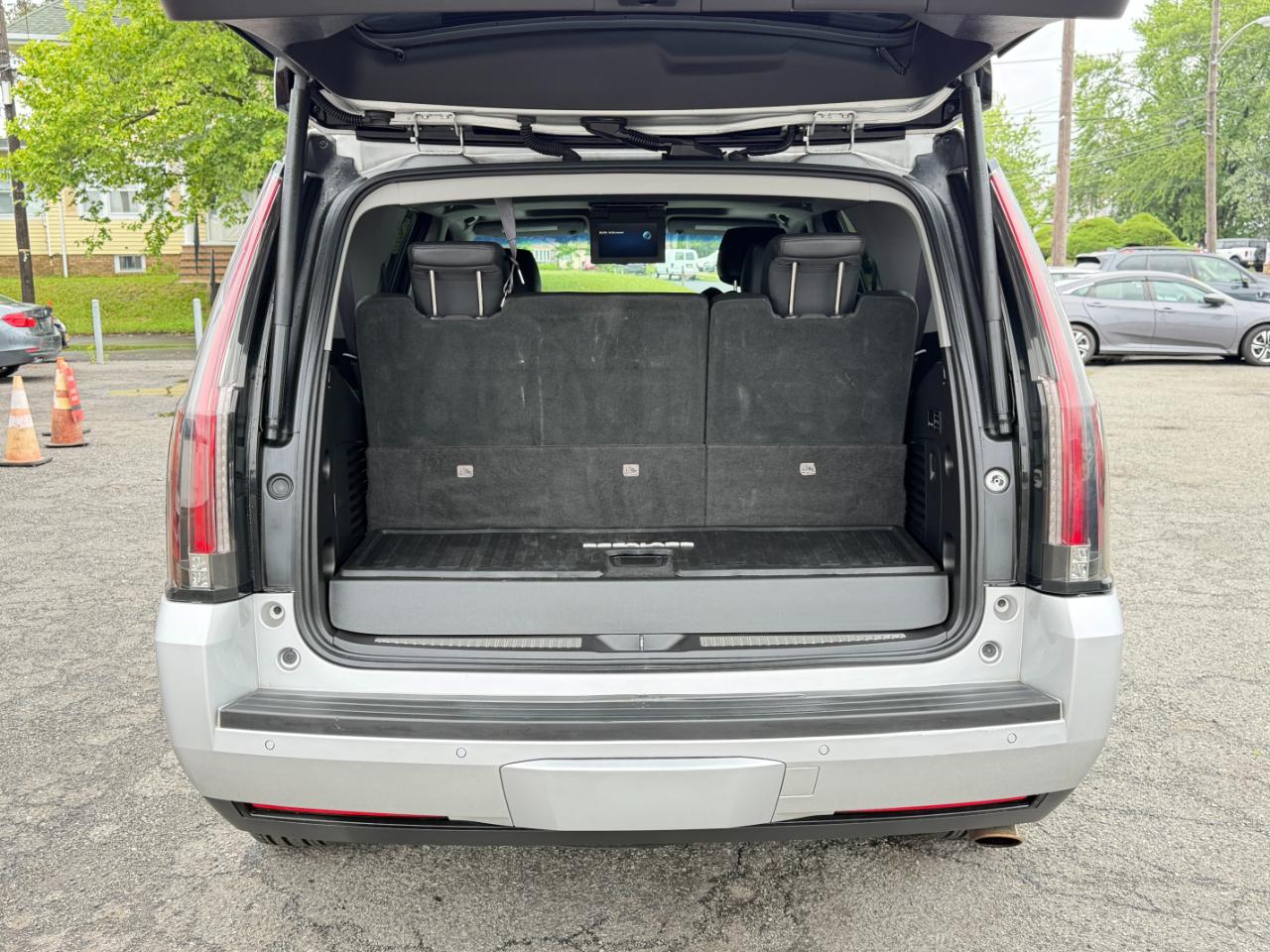 Cadillac Escalade 4WD 4dr Luxury 2017