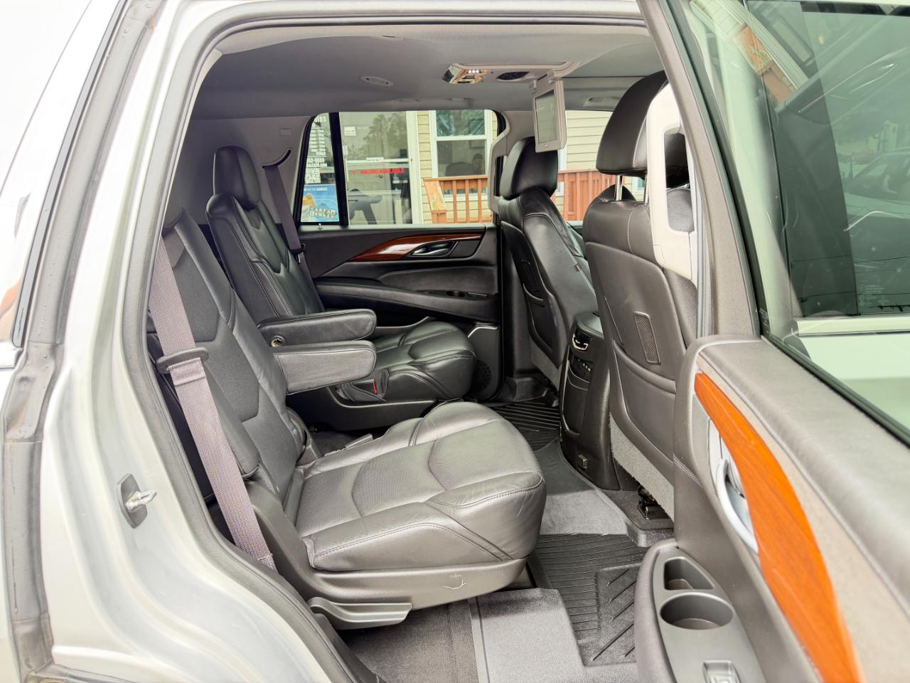 Cadillac Escalade 4WD 4dr Luxury 2017