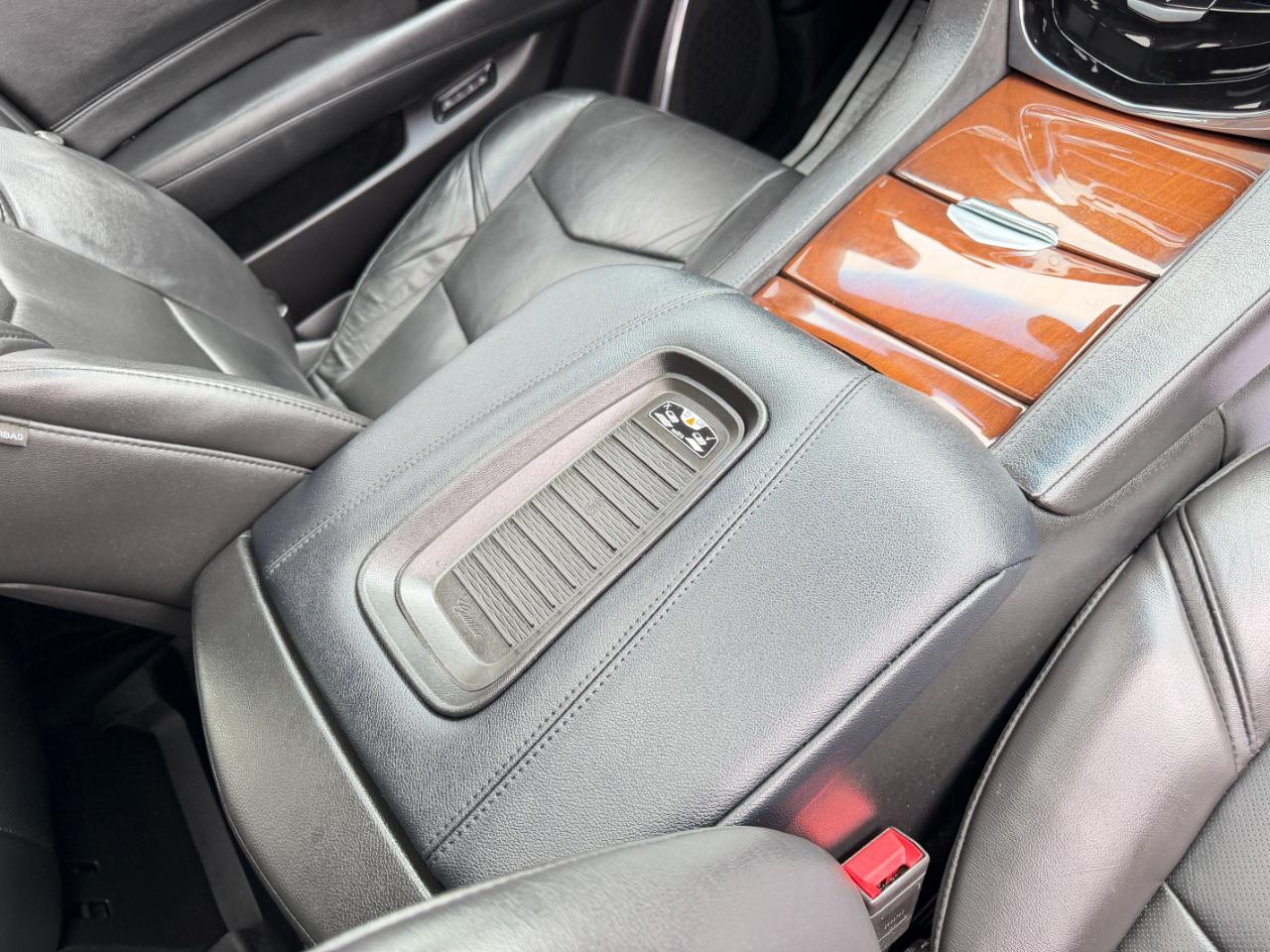 Cadillac Escalade 4WD 4dr Luxury 2017
