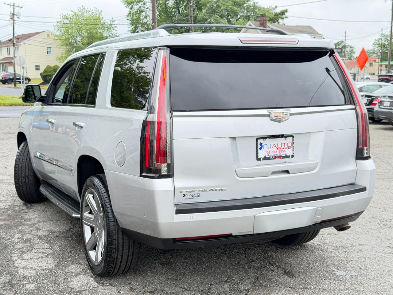 Cadillac Escalade 4WD 4dr Luxury 2017
