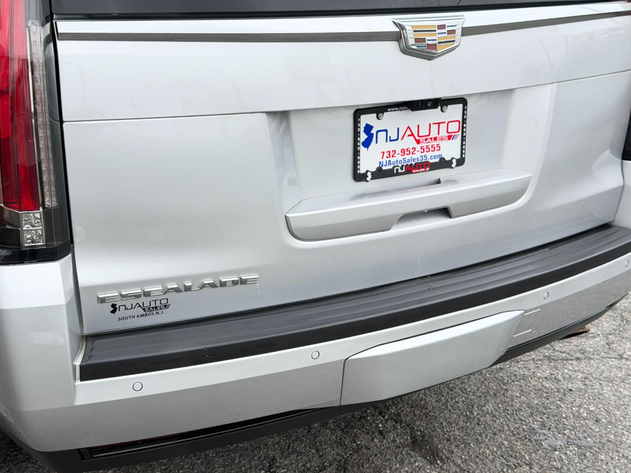 Cadillac Escalade 4WD 4dr Luxury 2017