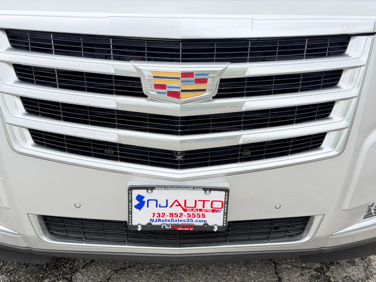 Cadillac Escalade 4WD 4dr Luxury 2017
