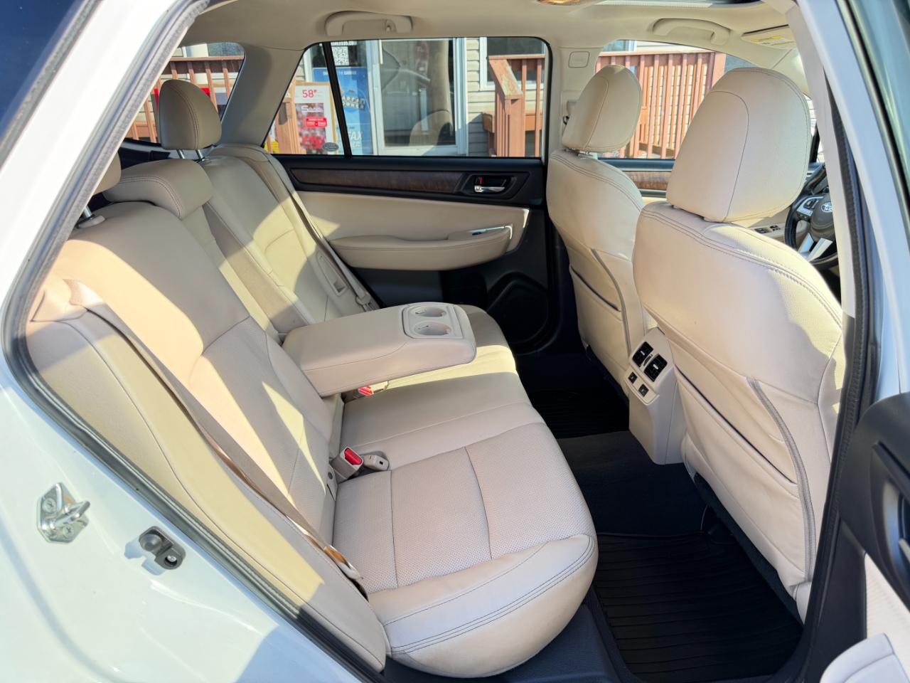 Subaru Outback 4dr Wgn 3.6R Limited 2016