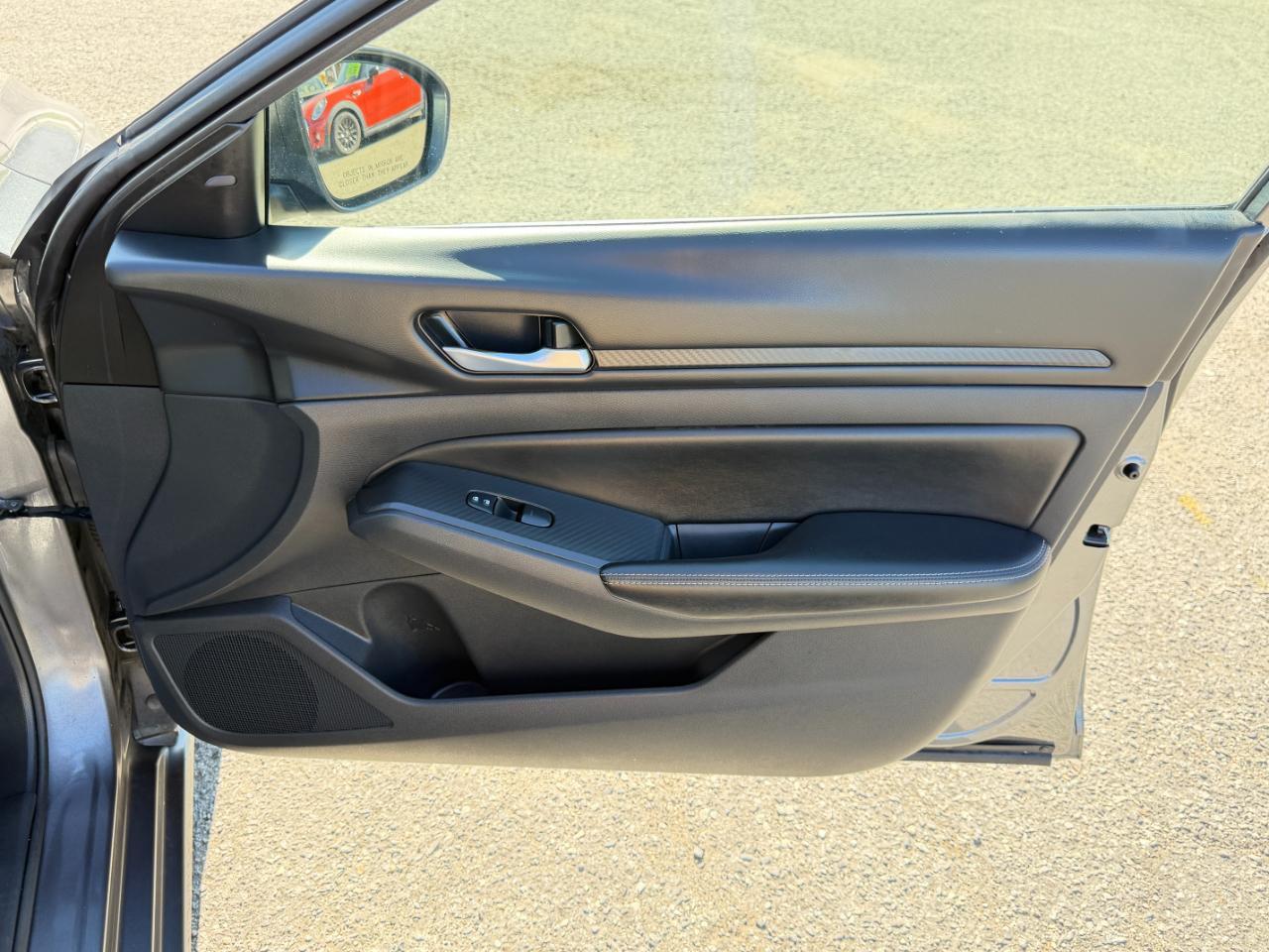 Nissan Altima 2.5 SV Sedan 2024