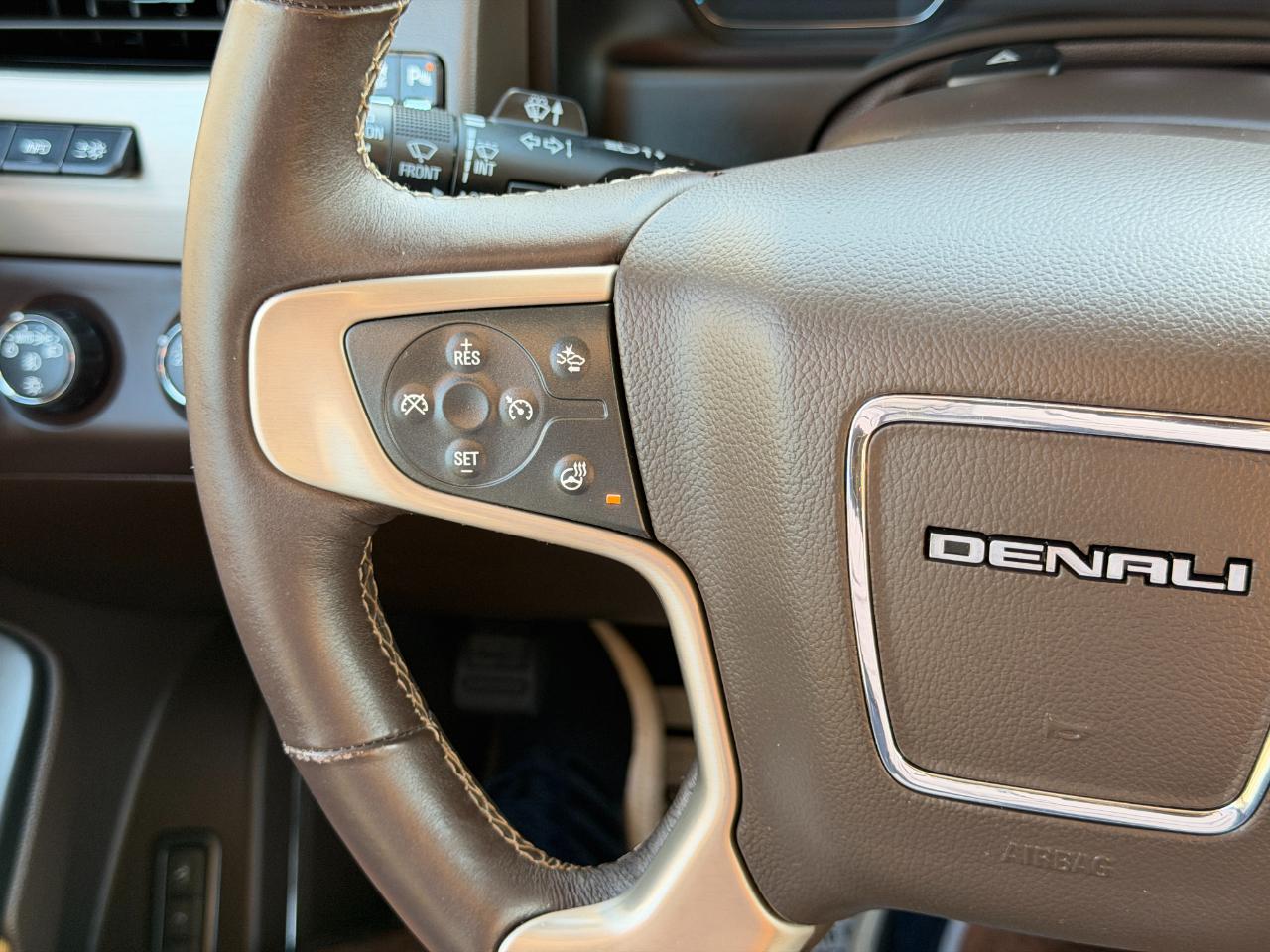 GMC Yukon 4WD 4dr Denali 2017