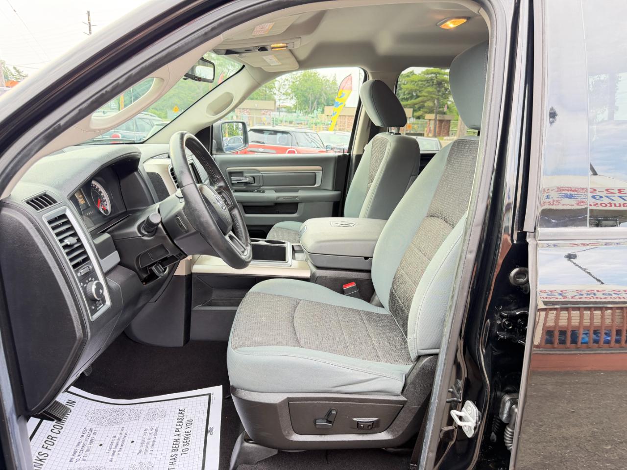 RAM 1500 4WD Quad Cab 140.5" Big Horn 2014