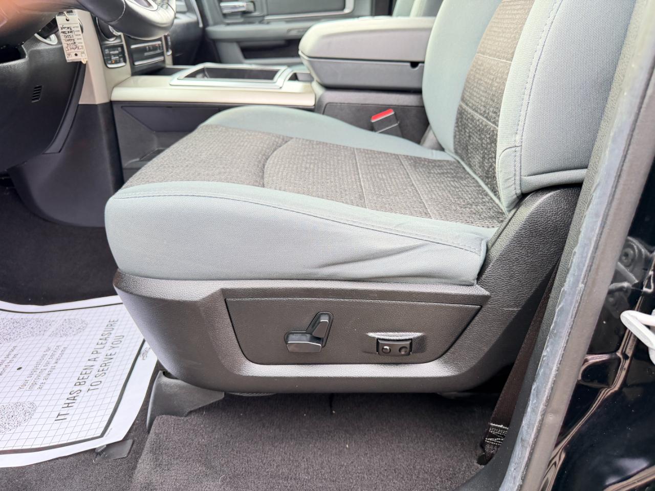RAM 1500 4WD Quad Cab 140.5" Big Horn 2014