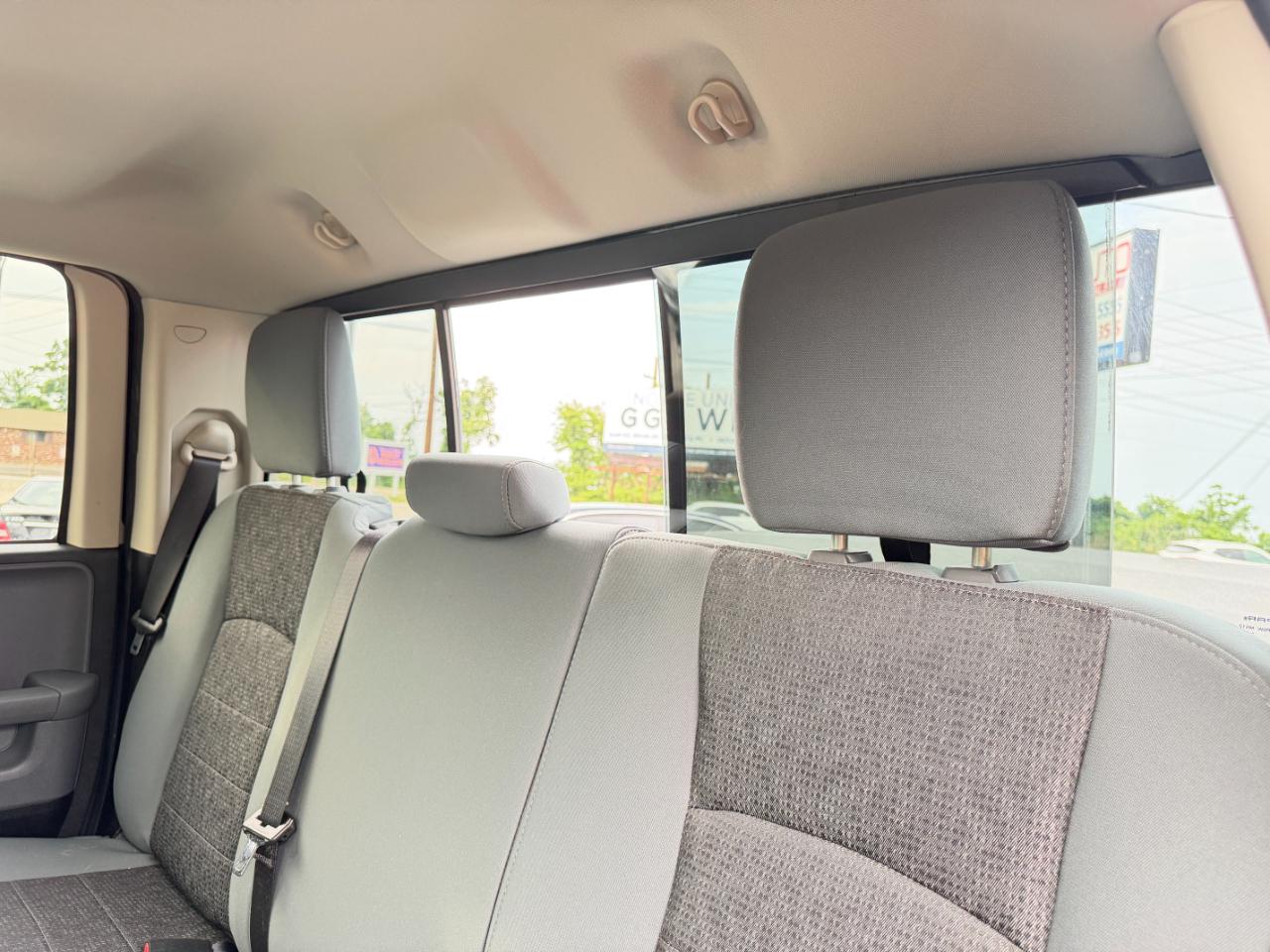 RAM 1500 4WD Quad Cab 140.5" Big Horn 2014