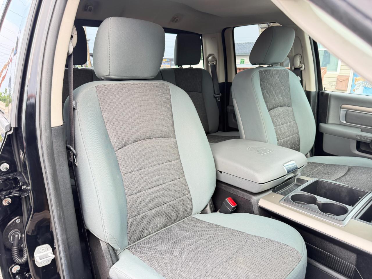 RAM 1500 4WD Quad Cab 140.5" Big Horn 2014