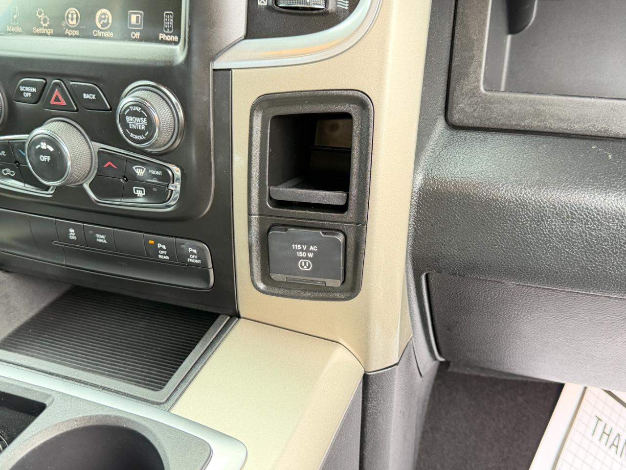 RAM 1500 4WD Quad Cab 140.5" Big Horn 2014
