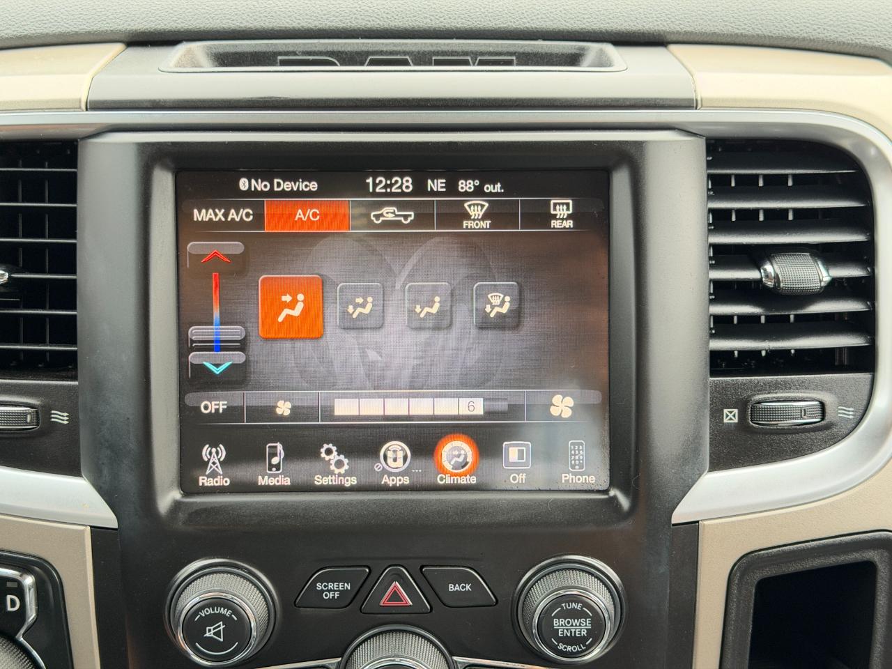 RAM 1500 4WD Quad Cab 140.5" Big Horn 2014