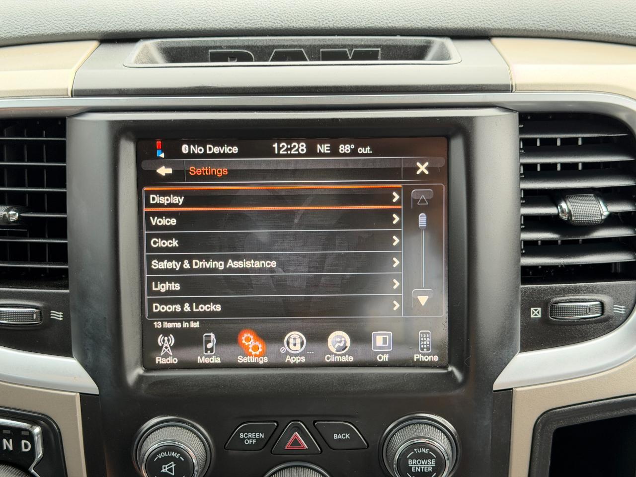 RAM 1500 4WD Quad Cab 140.5" Big Horn 2014