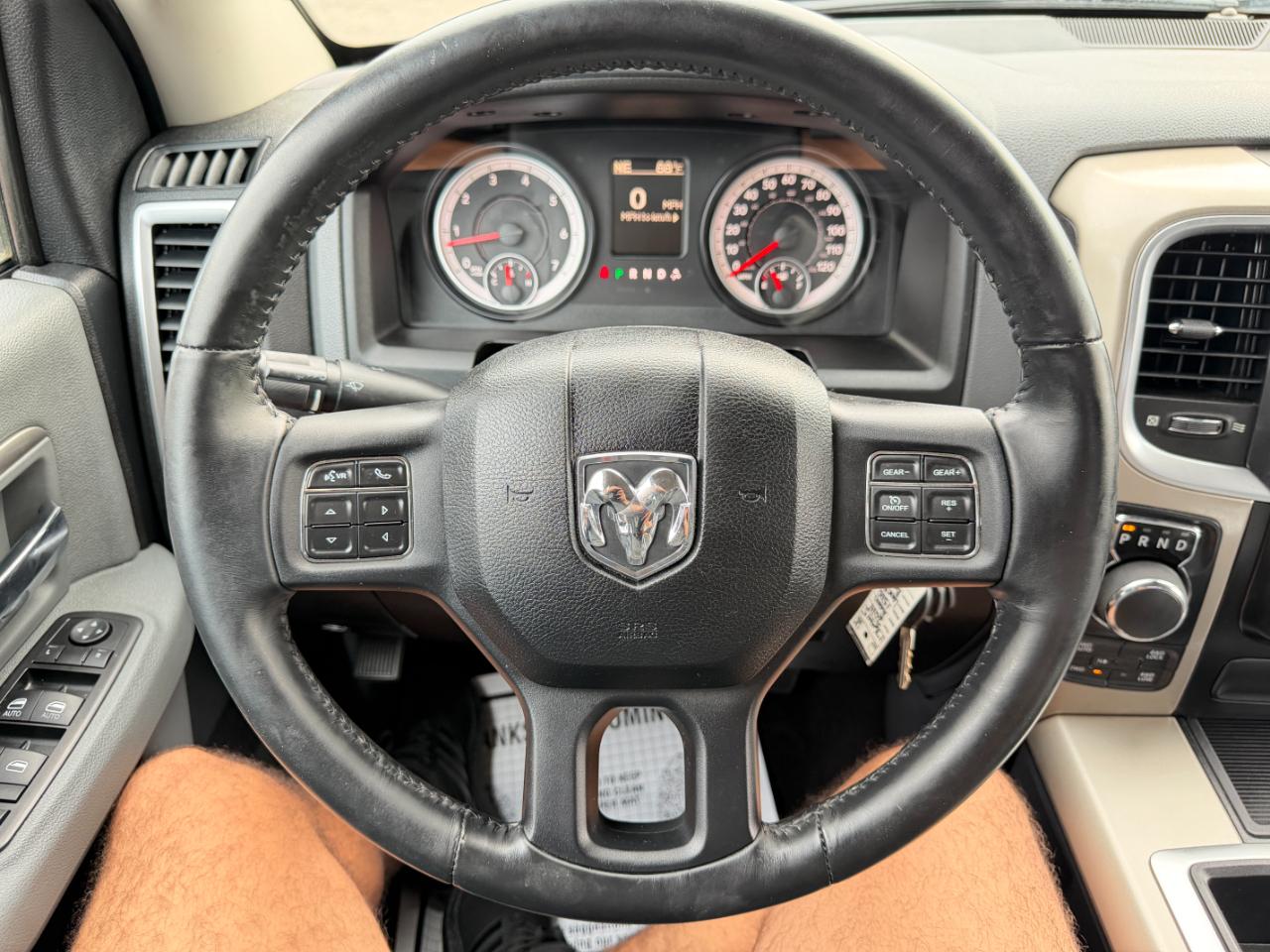 RAM 1500 4WD Quad Cab 140.5" Big Horn 2014