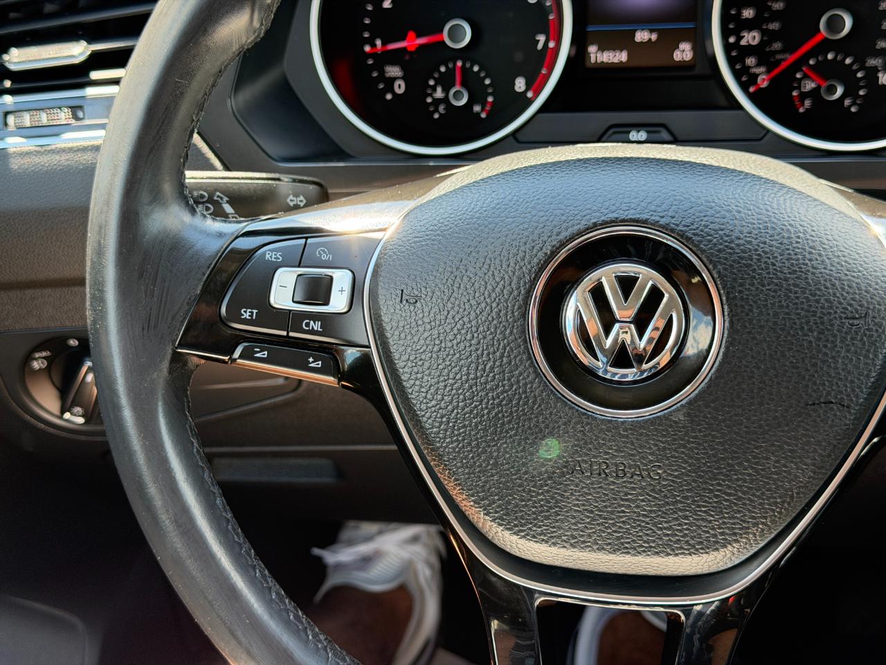 Volkswagen Tiguan 2.0T SEL FWD 2018