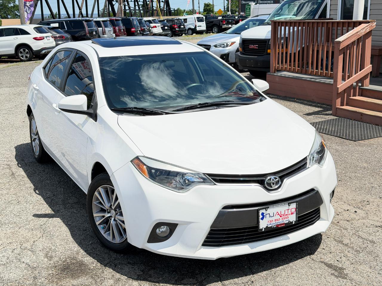 Toyota Corolla LE Plus 4D Sedan 2015
