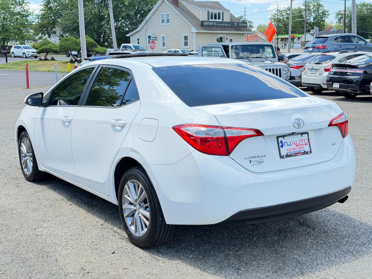 Toyota Corolla LE Plus 4D Sedan 2015
