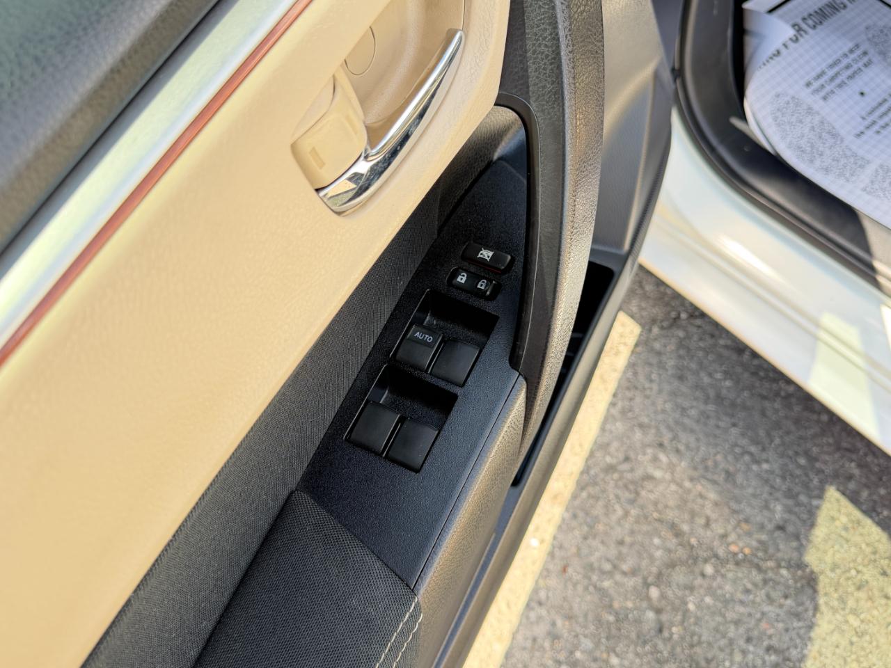 Toyota Corolla LE Plus 4D Sedan 2015
