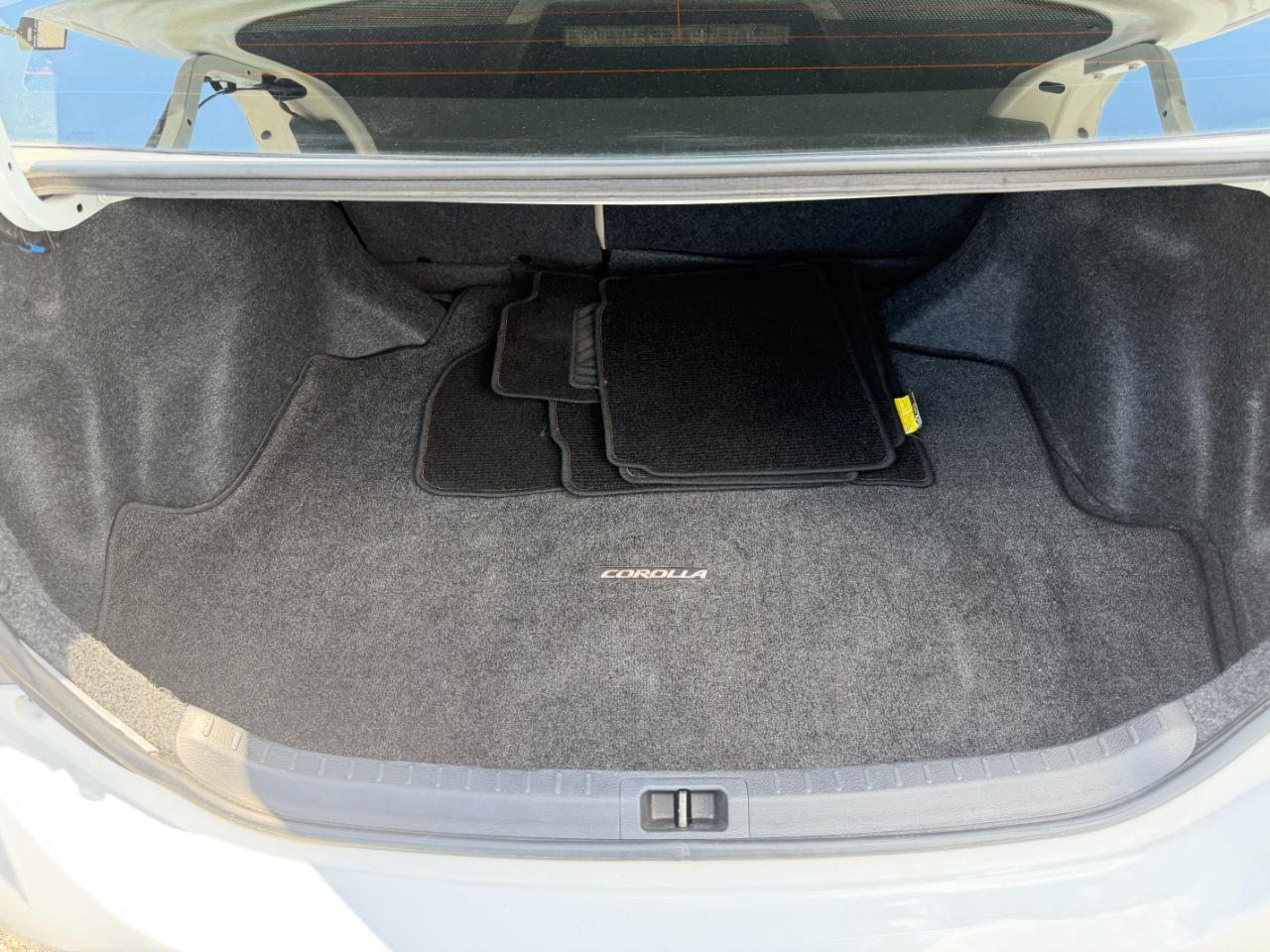 Toyota Corolla LE Plus 4D Sedan 2015
