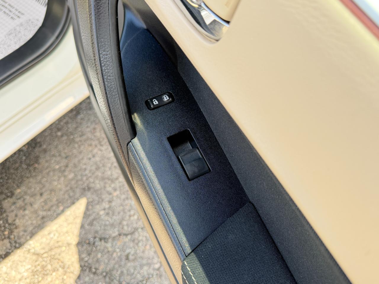 Toyota Corolla LE Plus 4D Sedan 2015