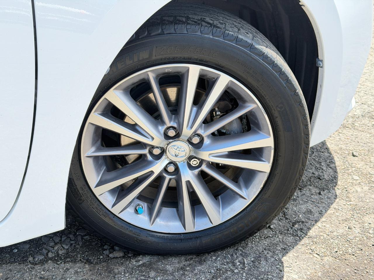 Toyota Corolla LE Plus 4D Sedan 2015