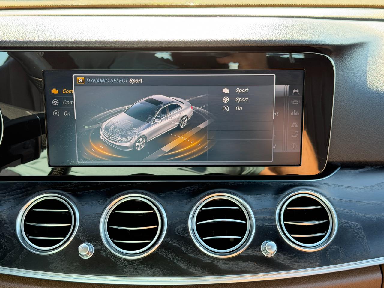 Mercedes-Benz E-Class E 300 Sport 4MATIC Sedan 2017