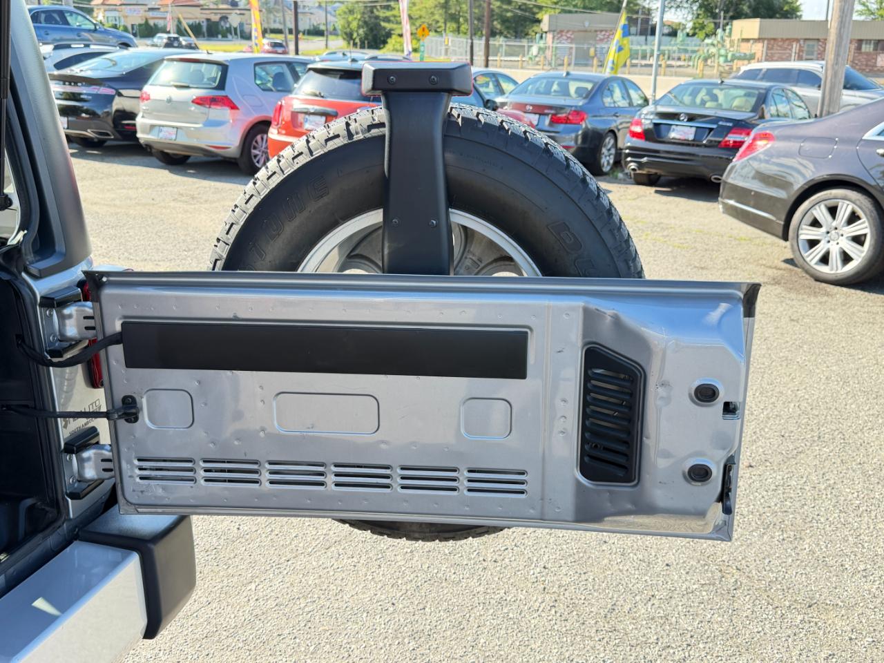 Jeep Wrangler Unlimited 4WD 4dr Sahara 2015