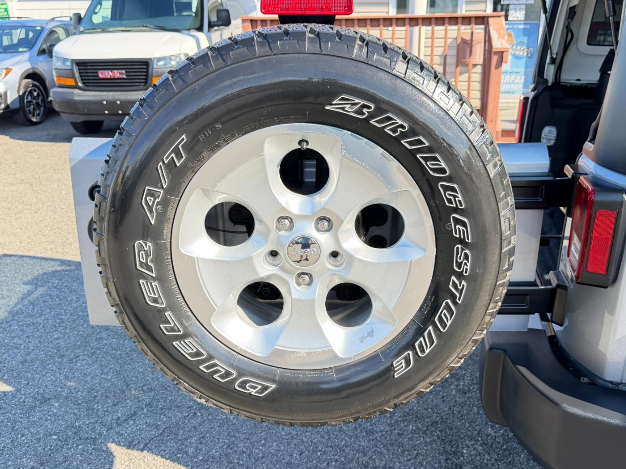 Jeep Wrangler Unlimited 4WD 4dr Sahara 2015