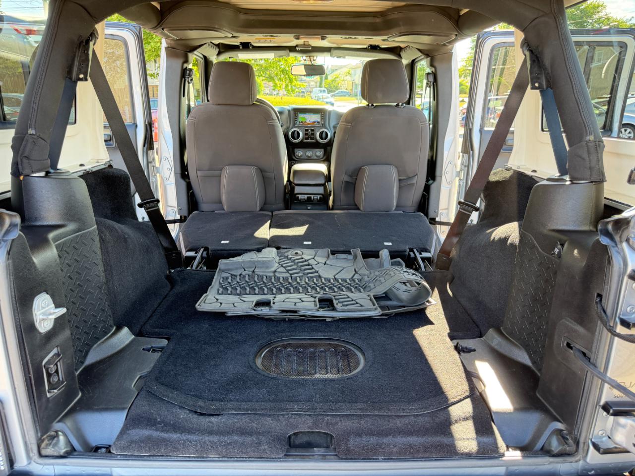 Jeep Wrangler Unlimited 4WD 4dr Sahara 2015