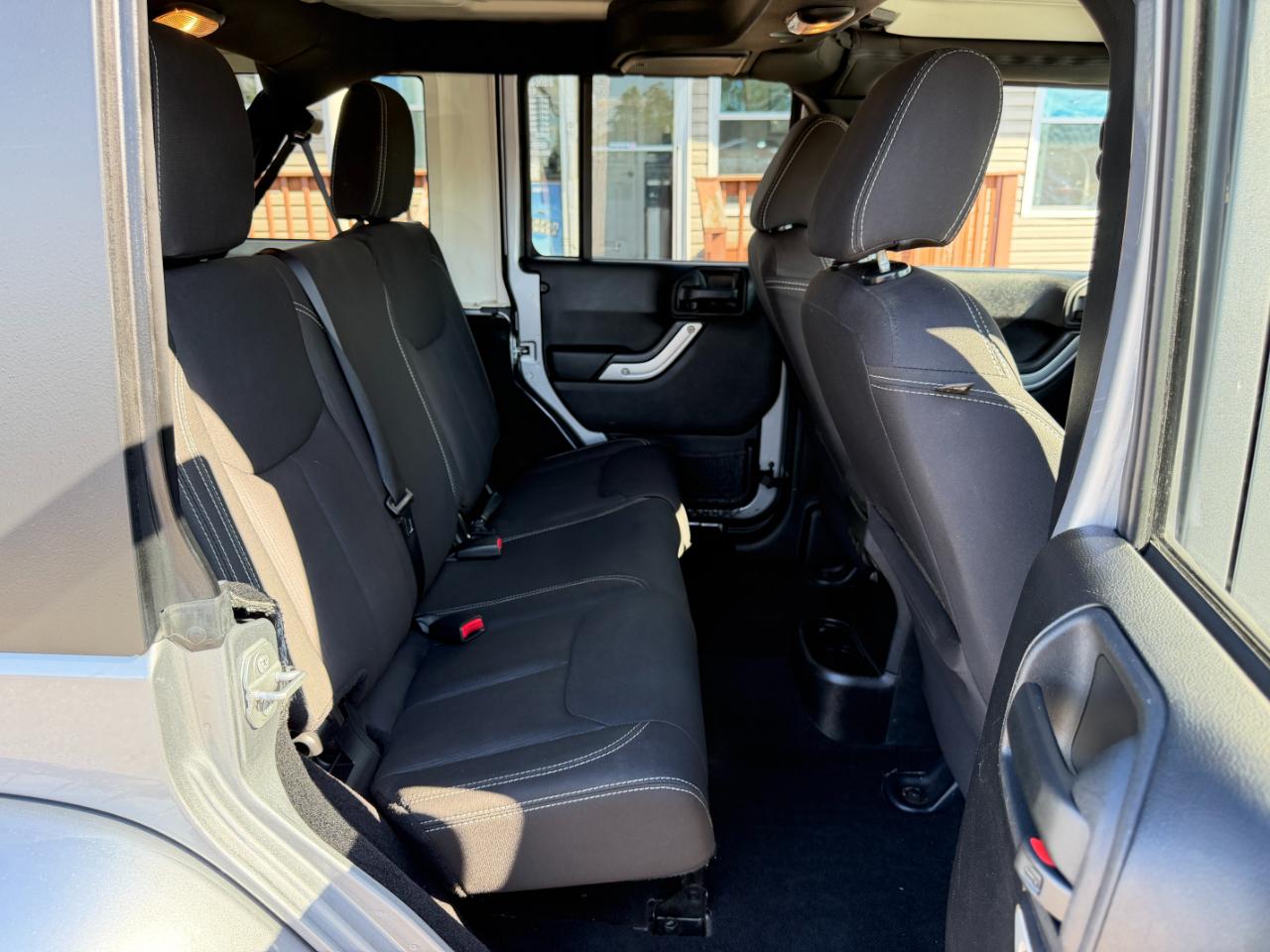 Jeep Wrangler Unlimited 4WD 4dr Sahara 2015