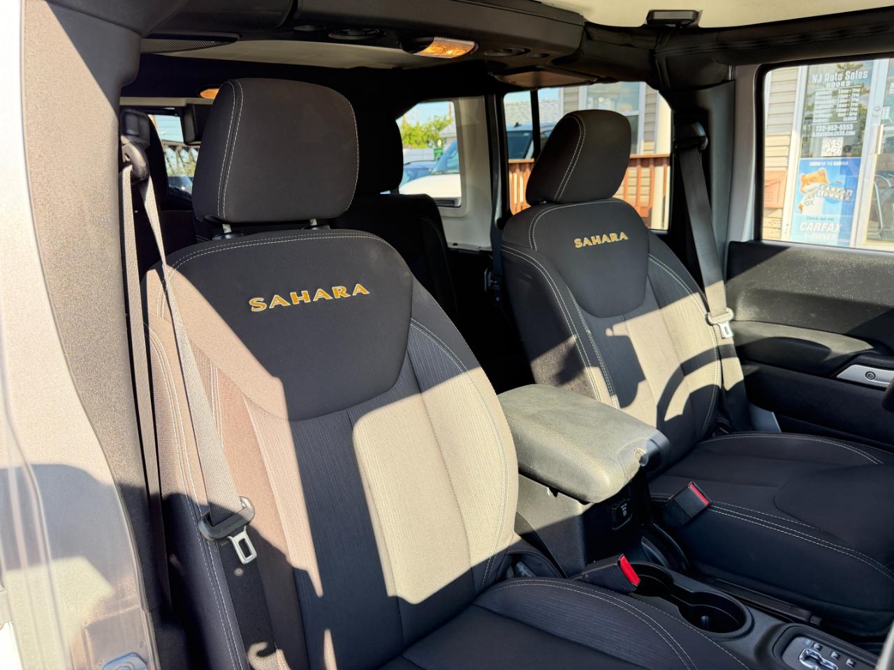 Jeep Wrangler Unlimited 4WD 4dr Sahara 2015