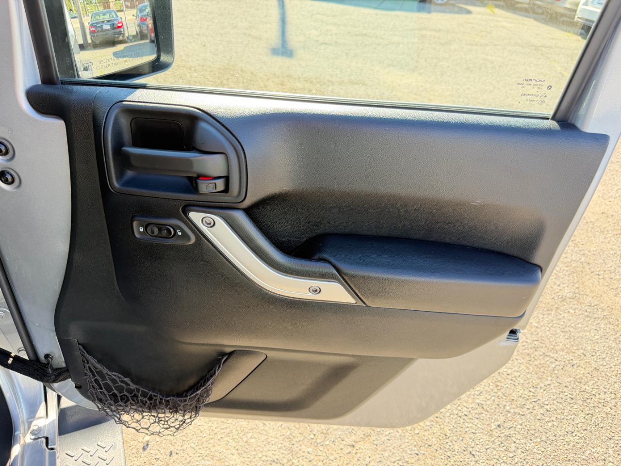 Jeep Wrangler Unlimited 4WD 4dr Sahara 2015