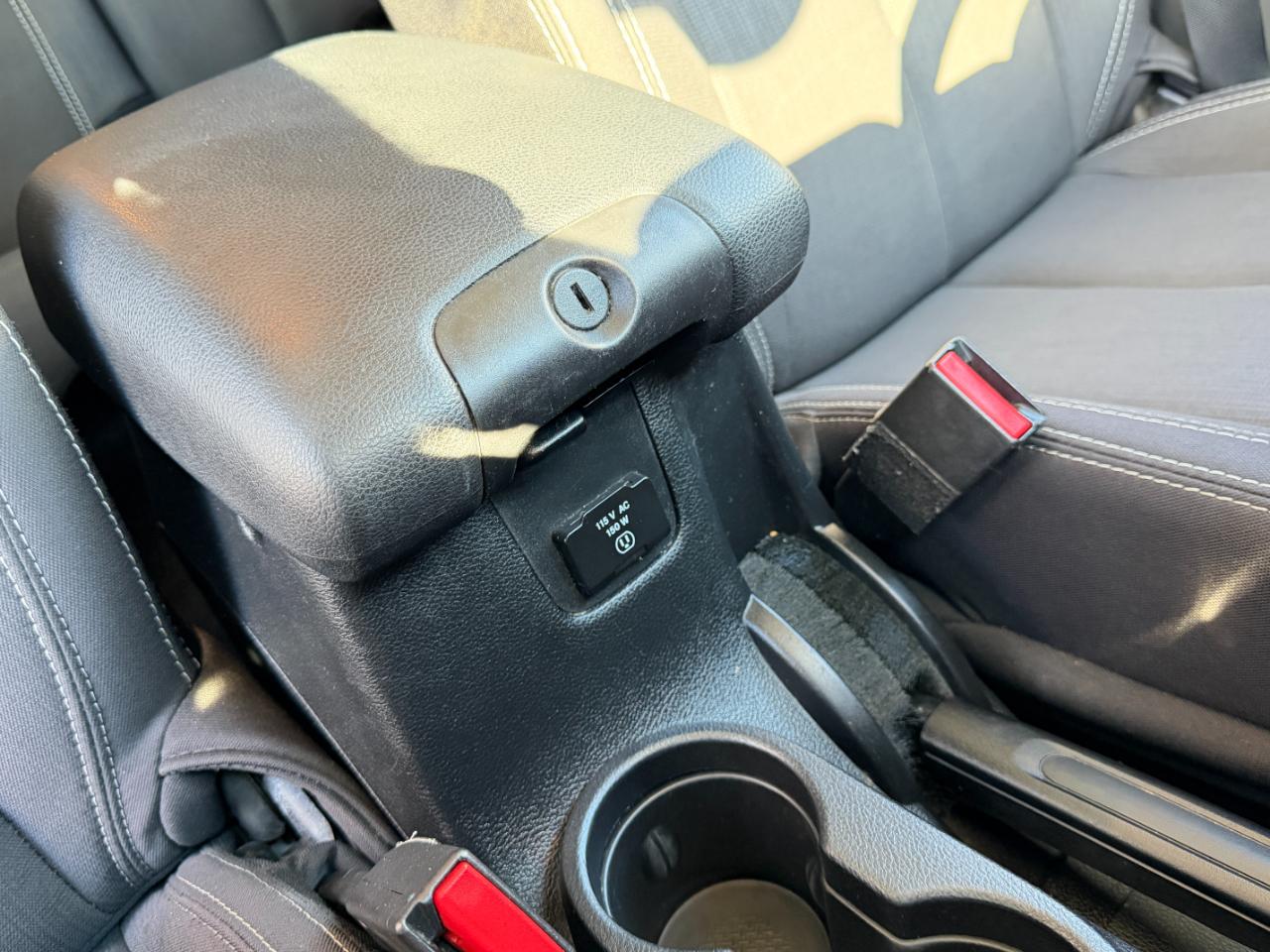 Jeep Wrangler Unlimited 4WD 4dr Sahara 2015