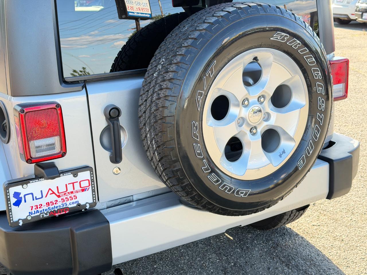 Jeep Wrangler Unlimited 4WD 4dr Sahara 2015
