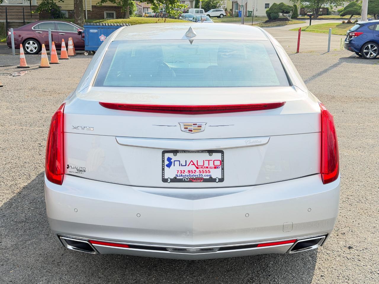 Cadillac XTS 4dr Sdn Luxury Collection FWD 2016