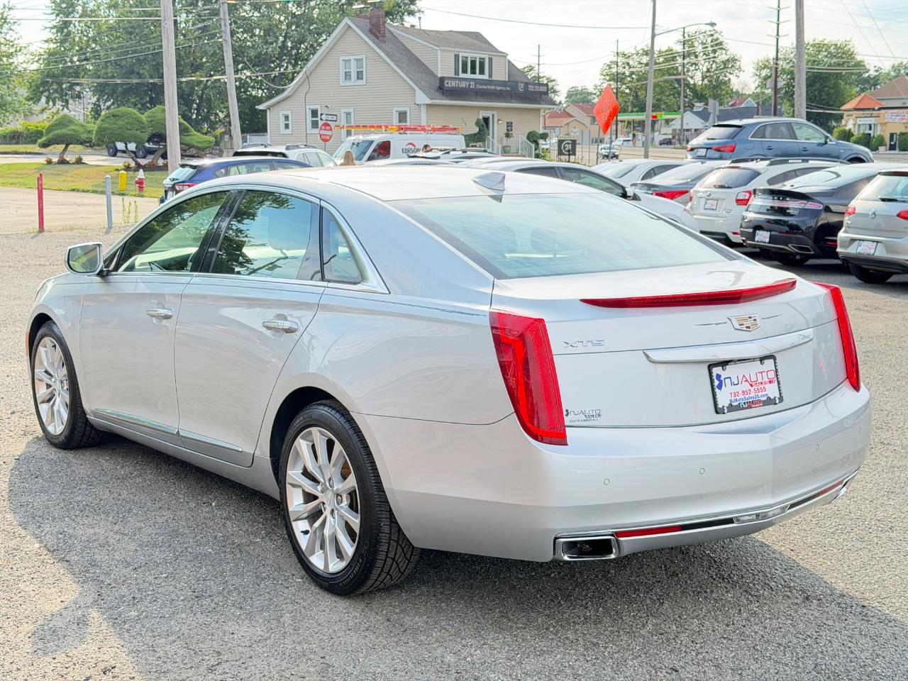 Cadillac XTS 4dr Sdn Luxury Collection FWD 2016
