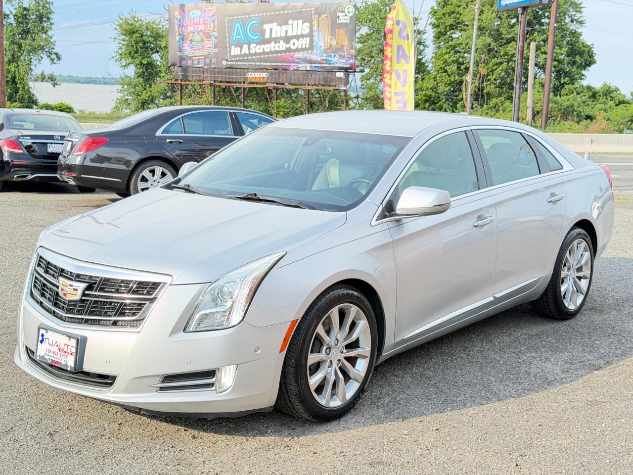 Cadillac XTS 4dr Sdn Luxury Collection FWD 2016