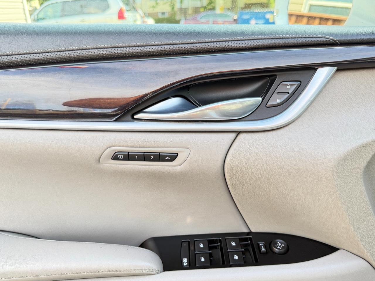 Cadillac XTS 4dr Sdn Luxury Collection FWD 2016