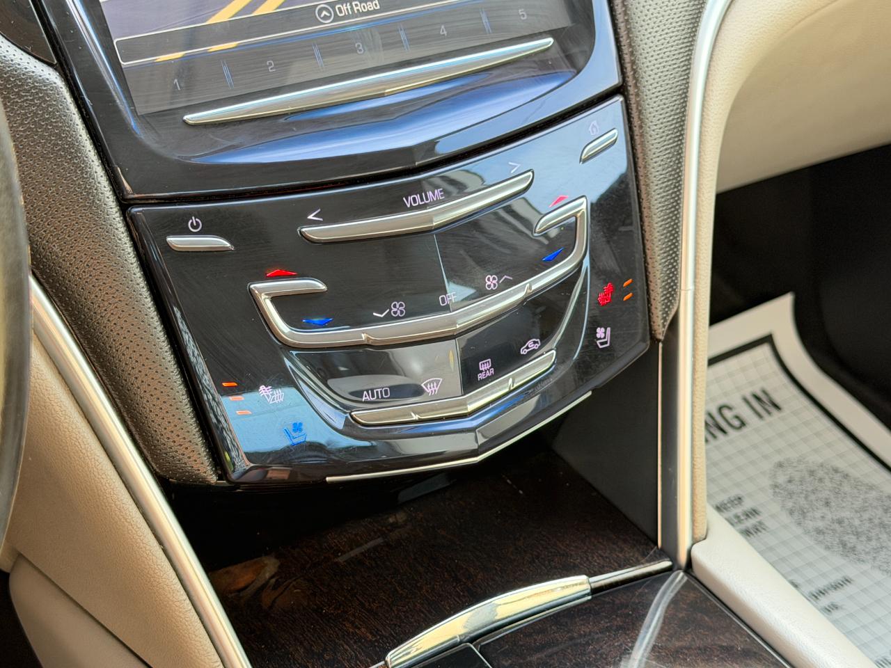 Cadillac XTS 4dr Sdn Luxury Collection FWD 2016
