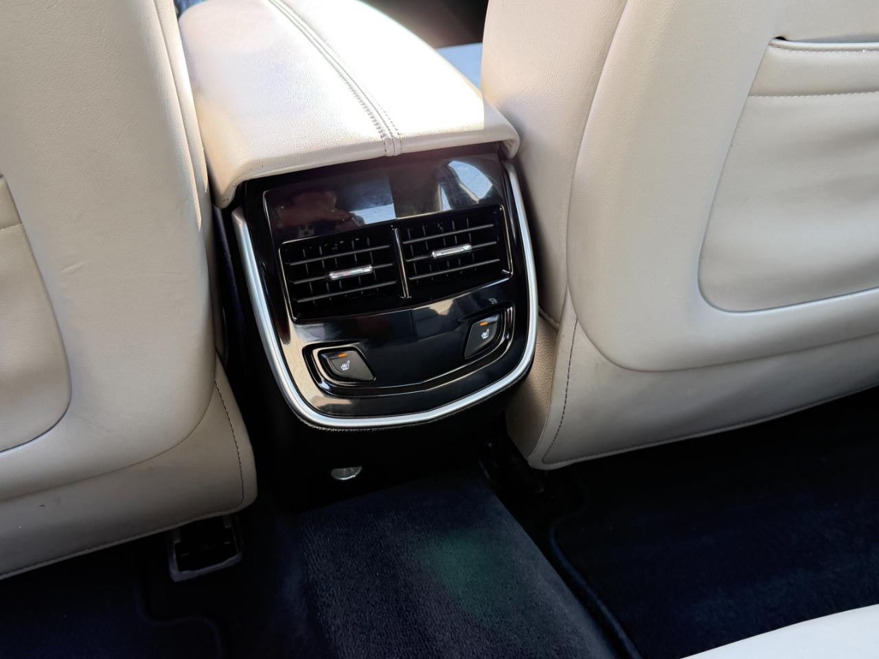 Cadillac XTS 4dr Sdn Luxury Collection FWD 2016
