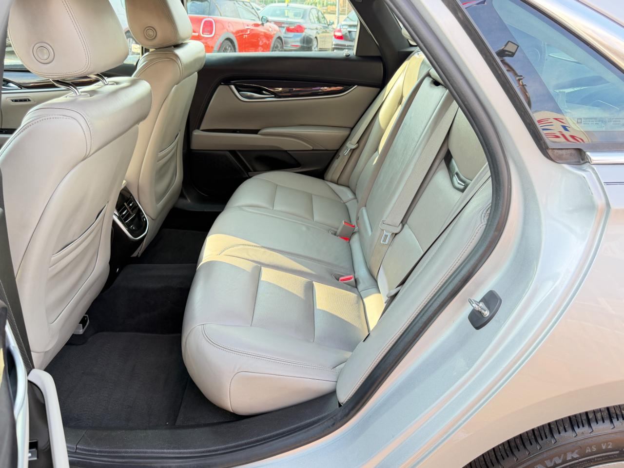 Cadillac XTS 4dr Sdn Luxury Collection FWD 2016